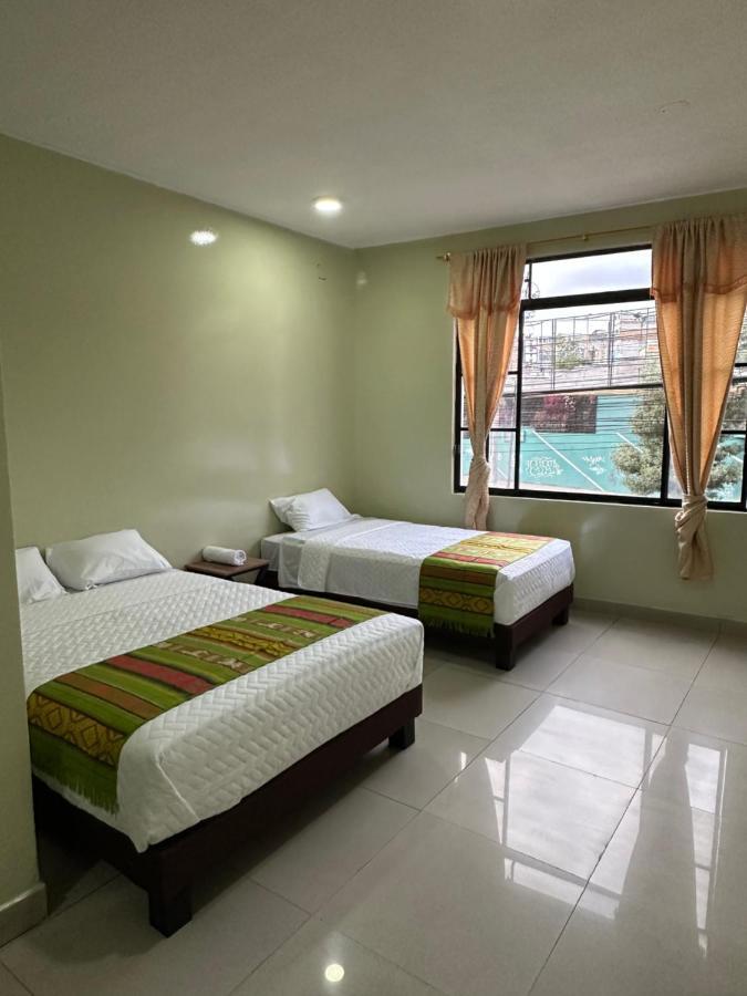 Hostal Marin Central Quito Exterior photo